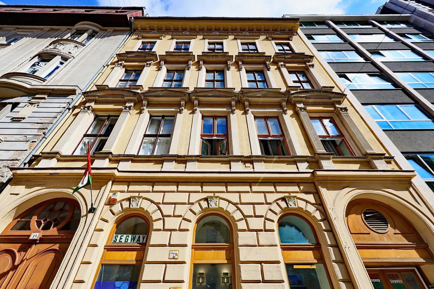 Supreme Astoria Semmelweis Budapeste Exterior foto